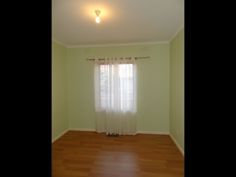 11 McNabb Court, Dandenong North VIC 3175