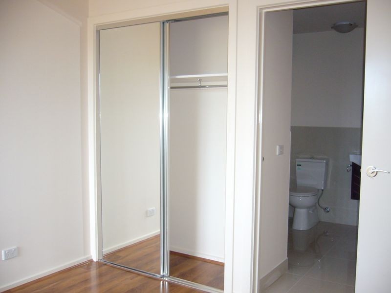 10/3 Market Street, Dandenong VIC 3175