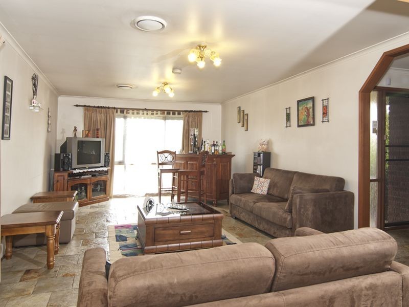 4 Lydia Mary Drive, Berwick VIC 3806