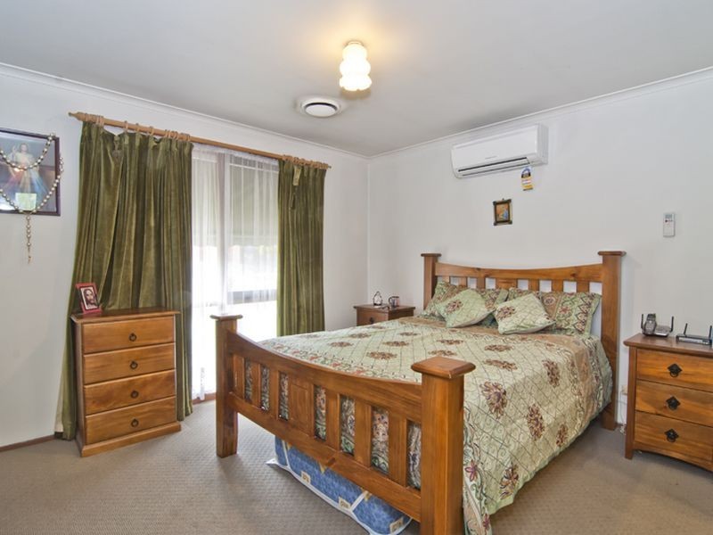 4 Lydia Mary Drive, Berwick VIC 3806