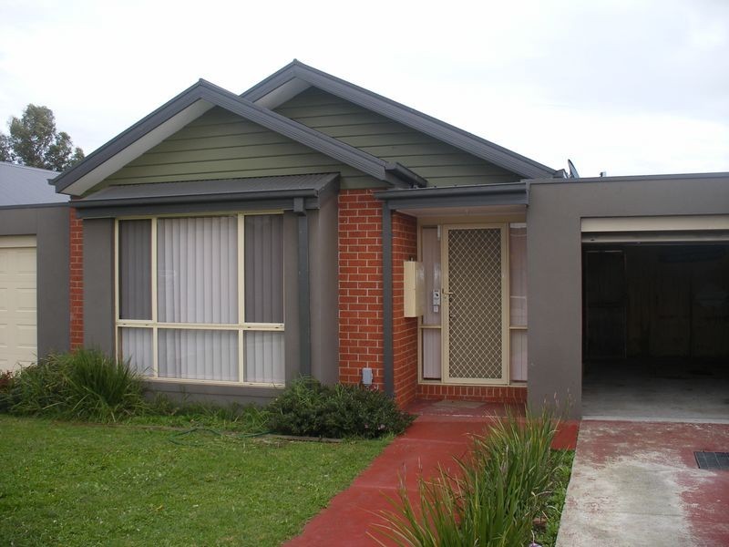 2/9 Princes Domain Drive, Hallam VIC 3803