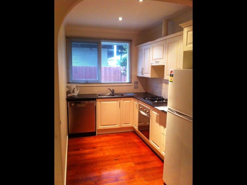 2/92 Warrigal Road, Mentone VIC 3194