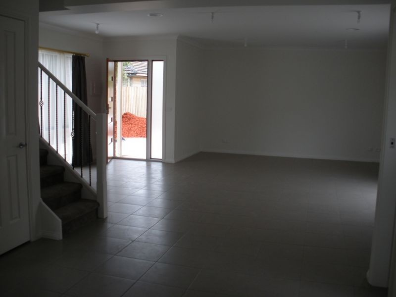 2/3 Jeffrey Street, Dandenong North VIC 3175