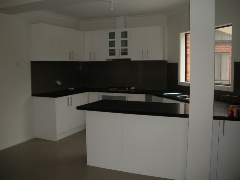 2/3 Jeffrey Street, Dandenong North VIC 3175