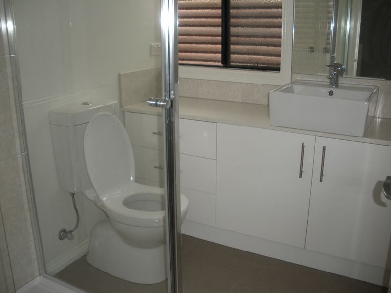 2/3 Jeffrey Street, Dandenong North VIC 3175