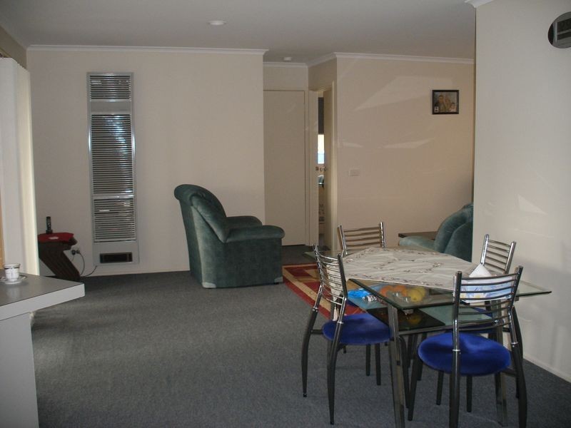 18 Hillview Rise, Hampton Park VIC 3976