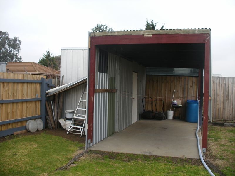 18 Hillview Rise, Hampton Park VIC 3976