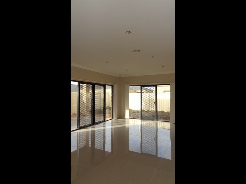 35 Salvia Avenue, Pakenham VIC 3810