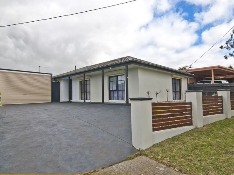 12 Simon Court, Hampton Park VIC 3976