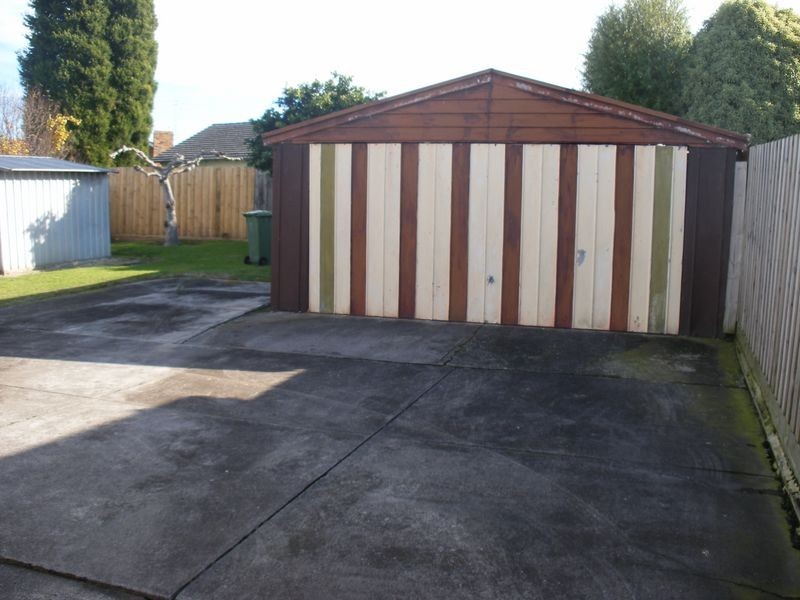 8 Menzies Avenue, Dandenong North VIC 3175