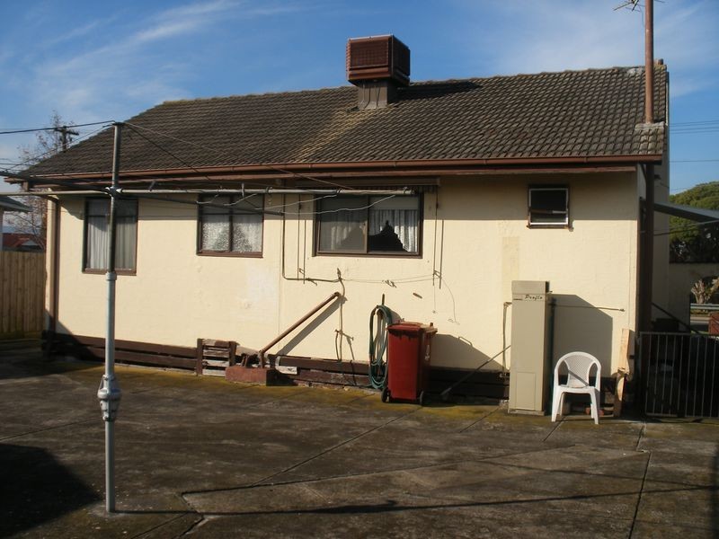 8 Menzies Avenue, Dandenong North VIC 3175