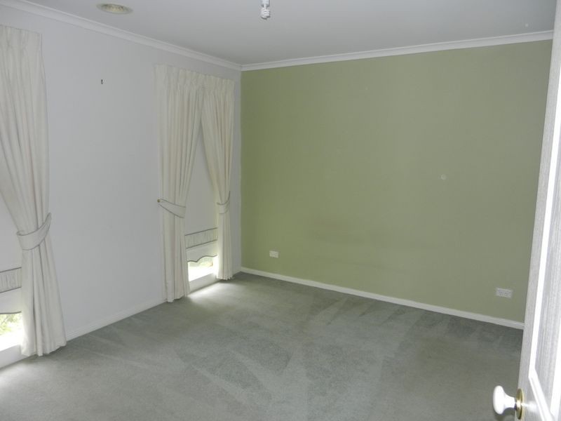 8 Chauncy Way, Lynbrook VIC 3975