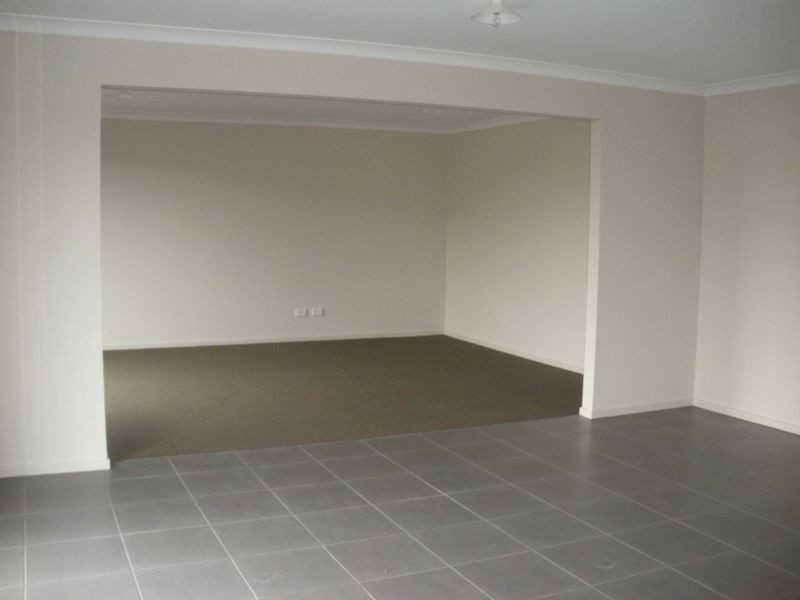 7 Damper Way, Lynbrook VIC 3975