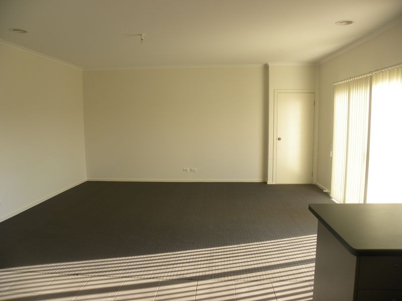 90 Sabel Drive, Cranbourne North VIC 3977