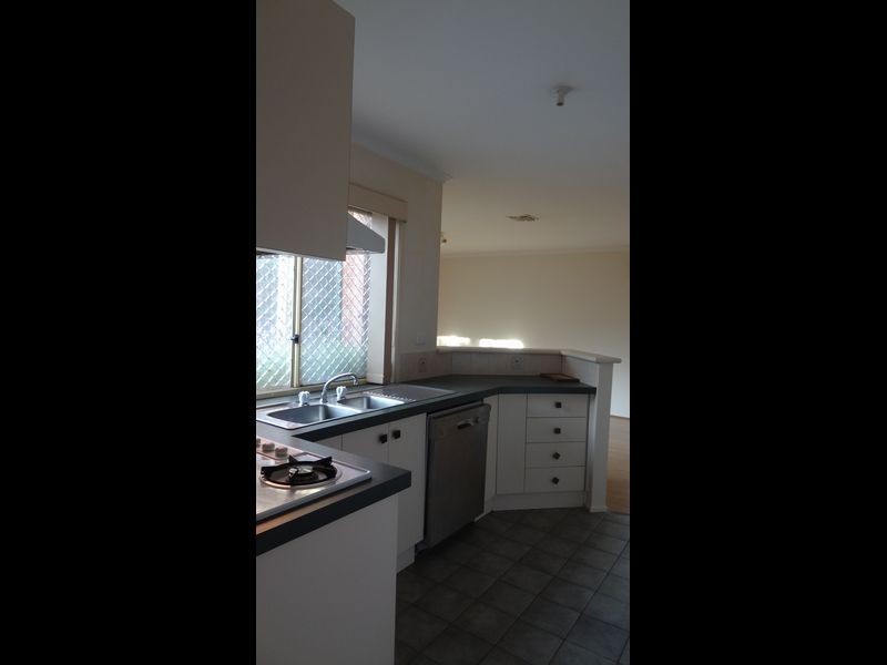 65 David Collins Drive, Endeavour Hills VIC 3802