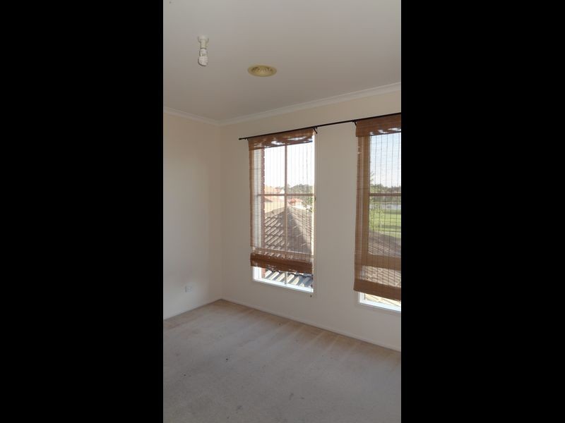 65 David Collins Drive, Endeavour Hills VIC 3802