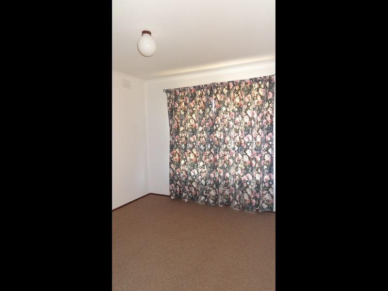 48 Essex Park Drive, Endeavour Hills VIC 3802