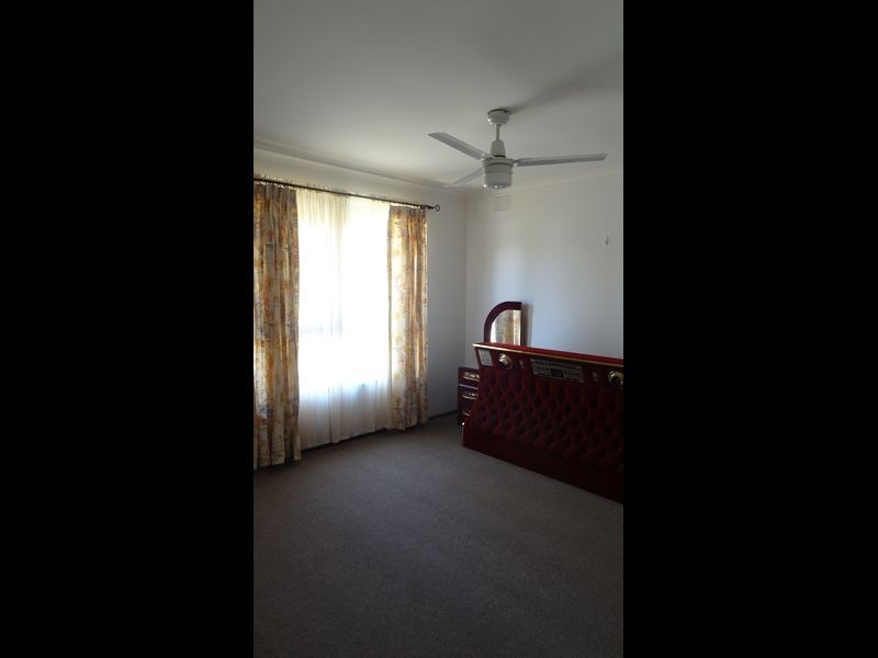 48 Essex Park Drive, Endeavour Hills VIC 3802