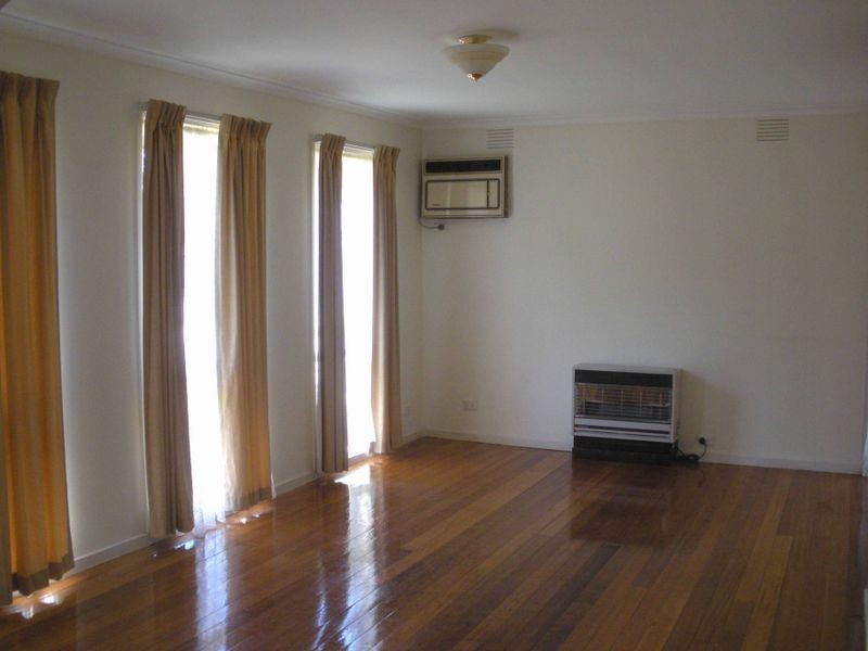 24 Cheviot Avenue, Berwick VIC 3806