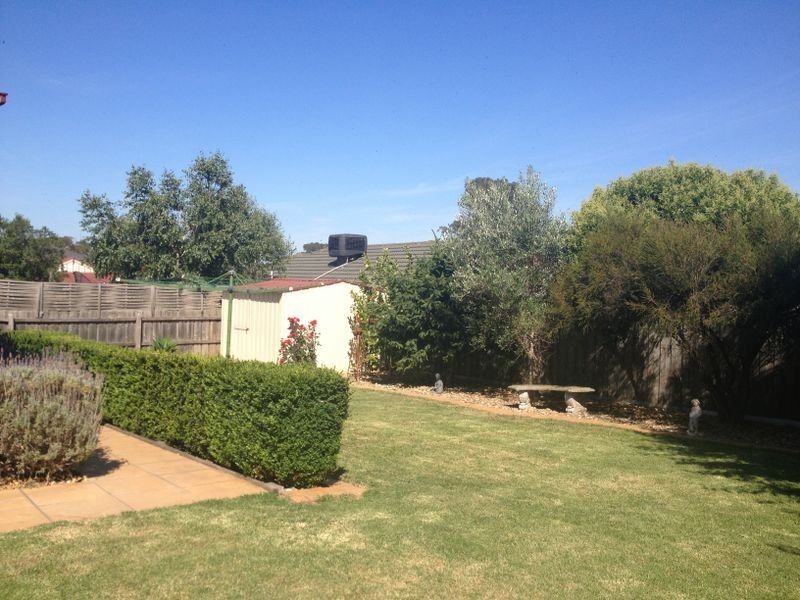 100 Lynbrook Boulevard, Lynbrook VIC 3975