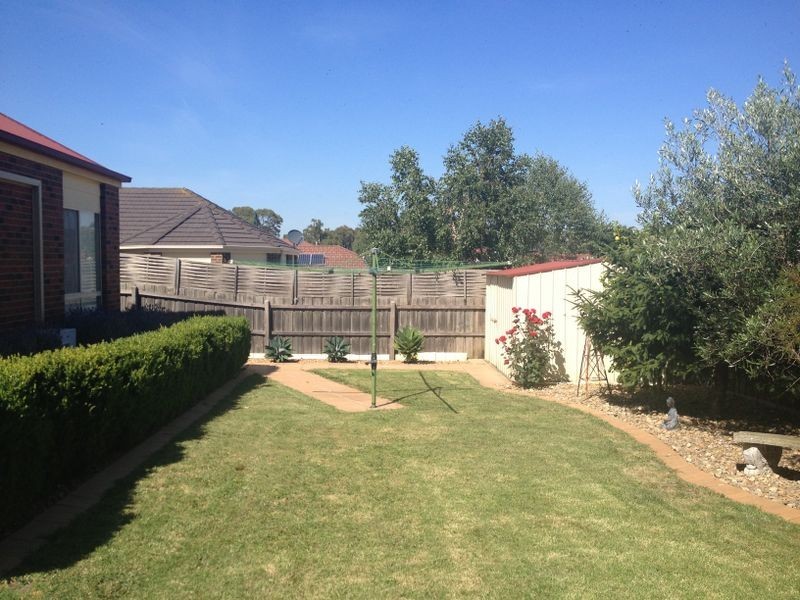 100 Lynbrook Boulevard, Lynbrook VIC 3975