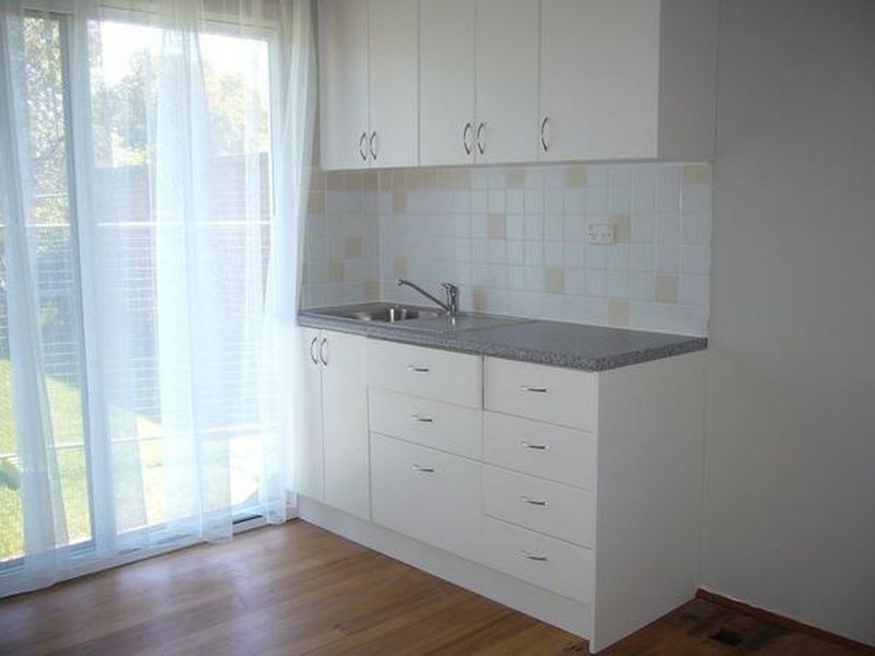 16 Latham Crescent, Dandenong North VIC 3175