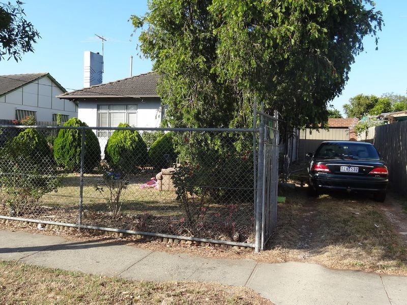 16 Latham Crescent, Dandenong North VIC 3175