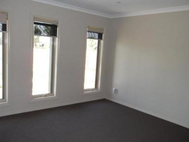 201 Linsell Boulevard, Cranbourne East VIC 3977