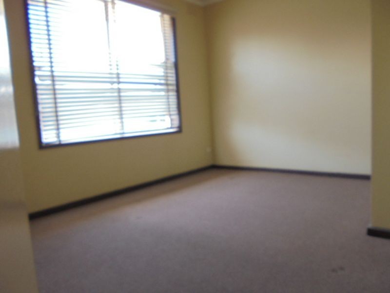 2/245 Gladstone Road, Dandenong VIC 3175