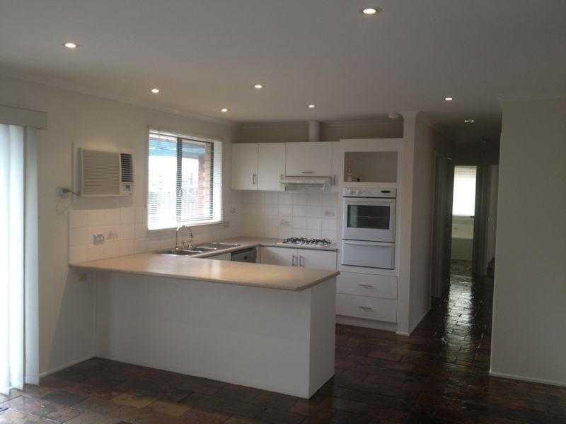 2/10 Topaz Place, Narre Warren VIC 3805