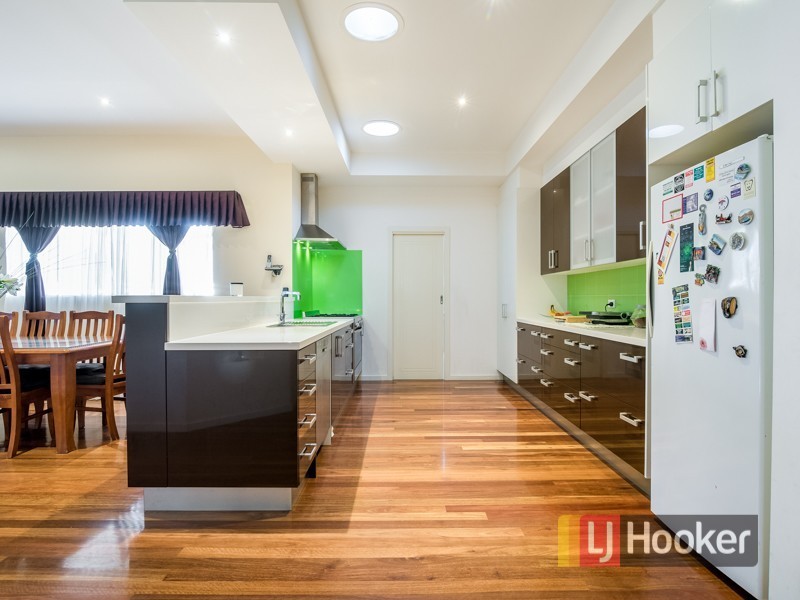 2 Loren Court, Endeavour Hills VIC 3802