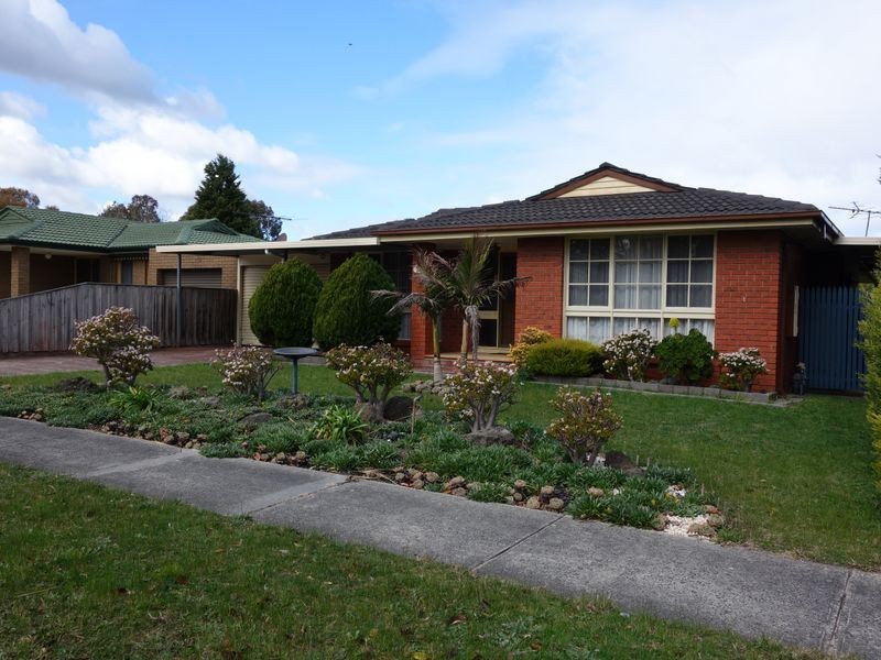 18 Primrose Hill Close, Endeavour Hills VIC 3802