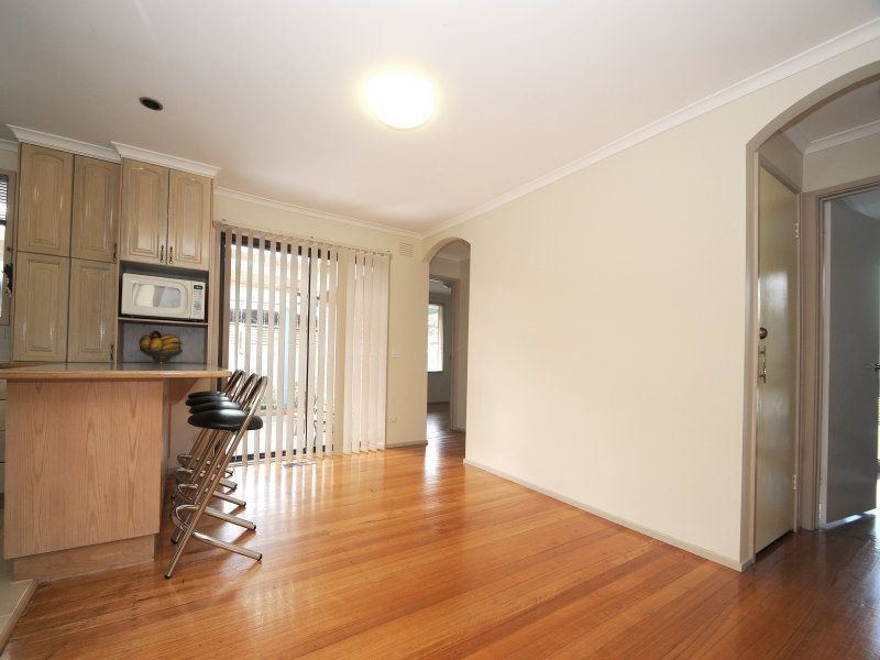 18 Primrose Hill Close, Endeavour Hills VIC 3802