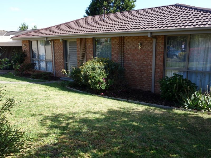 14 Paula Terrace, Endeavour Hills VIC 3802