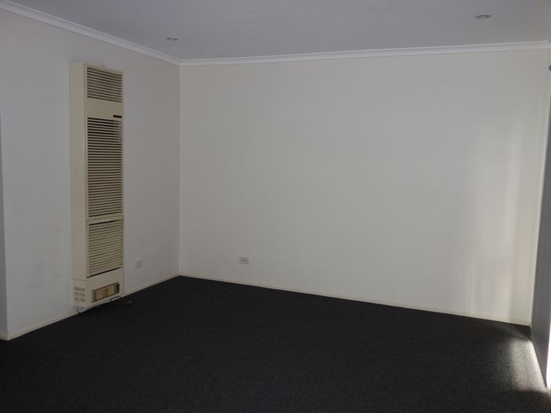 62 Gipps Crescent, Cranbourne North VIC 3977