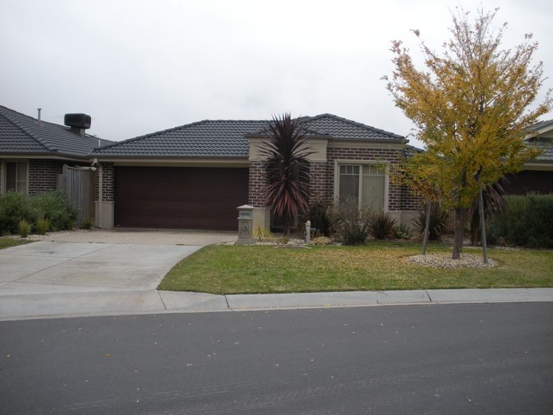 53 Tipperary Circuit, Pakenham VIC 3810