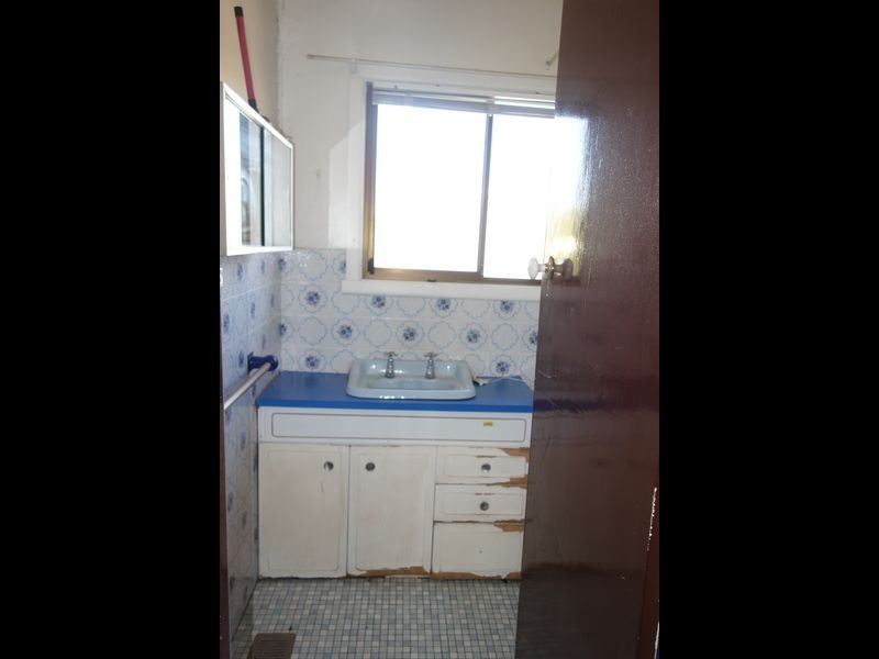 24 Hughes Crescent, Dandenong North VIC 3175