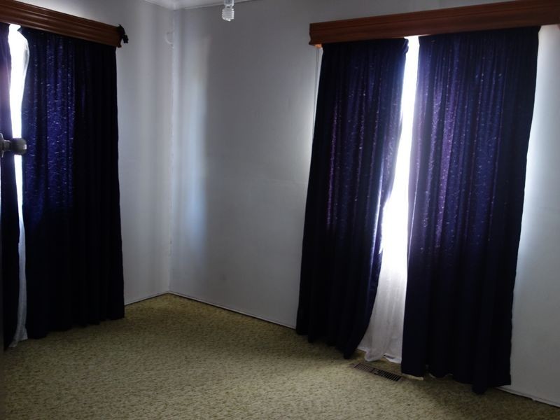 24 Hughes Crescent, Dandenong North VIC 3175