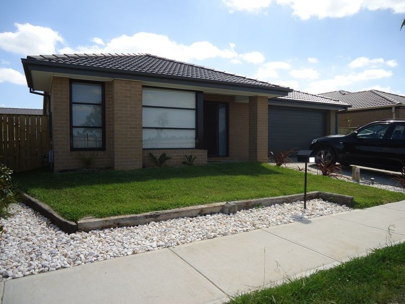 84 Glenelg Street, Clyde North VIC 3978