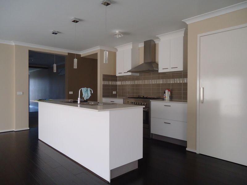 84 Glenelg Street, Clyde North VIC 3978