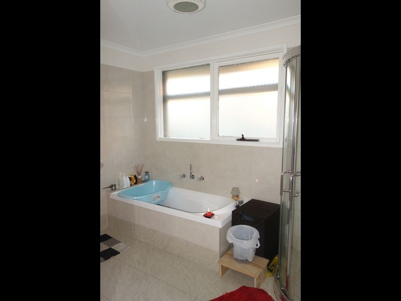 80 Gleneagles Drive, Endeavour Hills VIC 3802