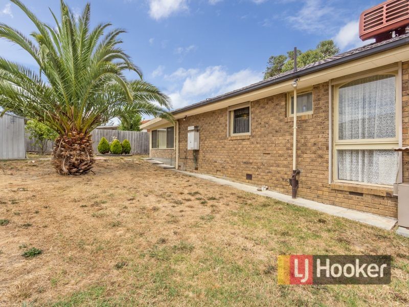 11 Stephens Close, Endeavour Hills VIC 3802