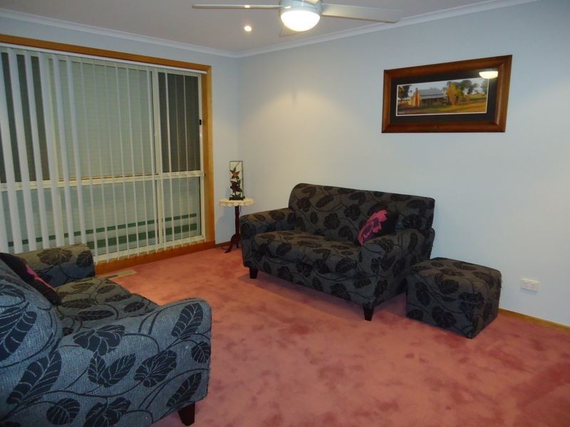 2/19 Temby Close, Endeavour Hills VIC 3802