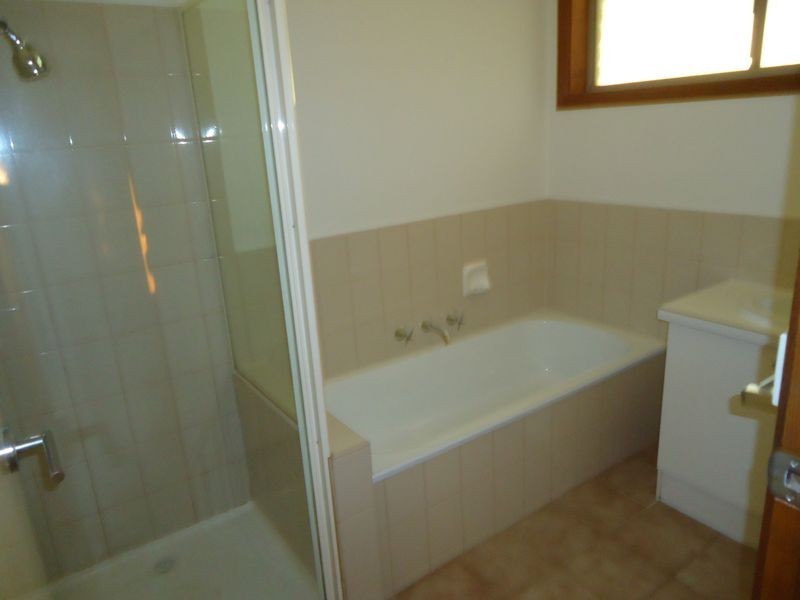 1/3 Arthur Phillip Drive, Endeavour Hills VIC 3802