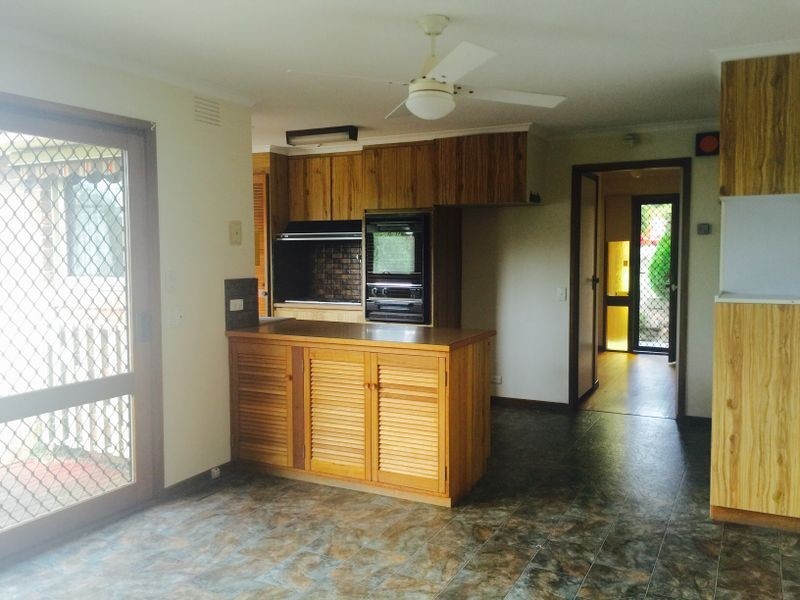 80 Chalcot Drive, Endeavour Hills VIC 3802