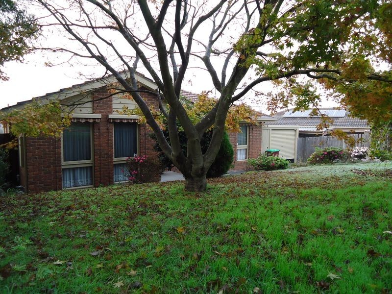 80 Chalcot Drive, Endeavour Hills VIC 3802