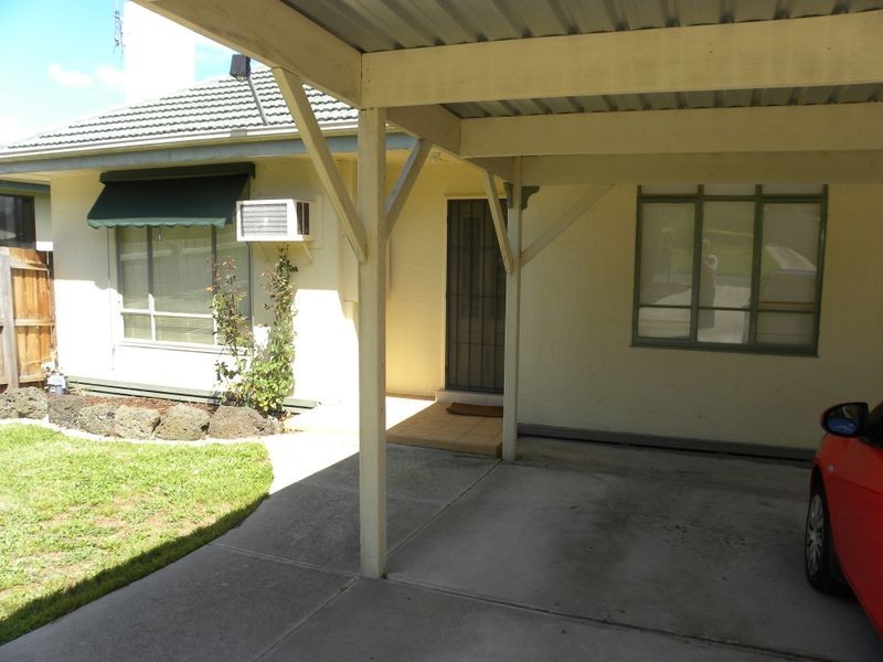 8 Lexton Avenue, Dandenong VIC 3175