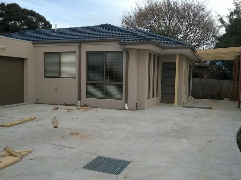 2/7 Roma Court, Eumemmerring VIC 3177