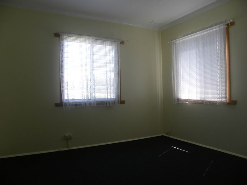 13 Laurel Avenue, Doveton VIC 3177