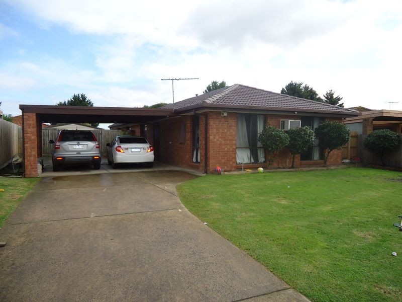 33 Adam Avenue, Hallam VIC 3803